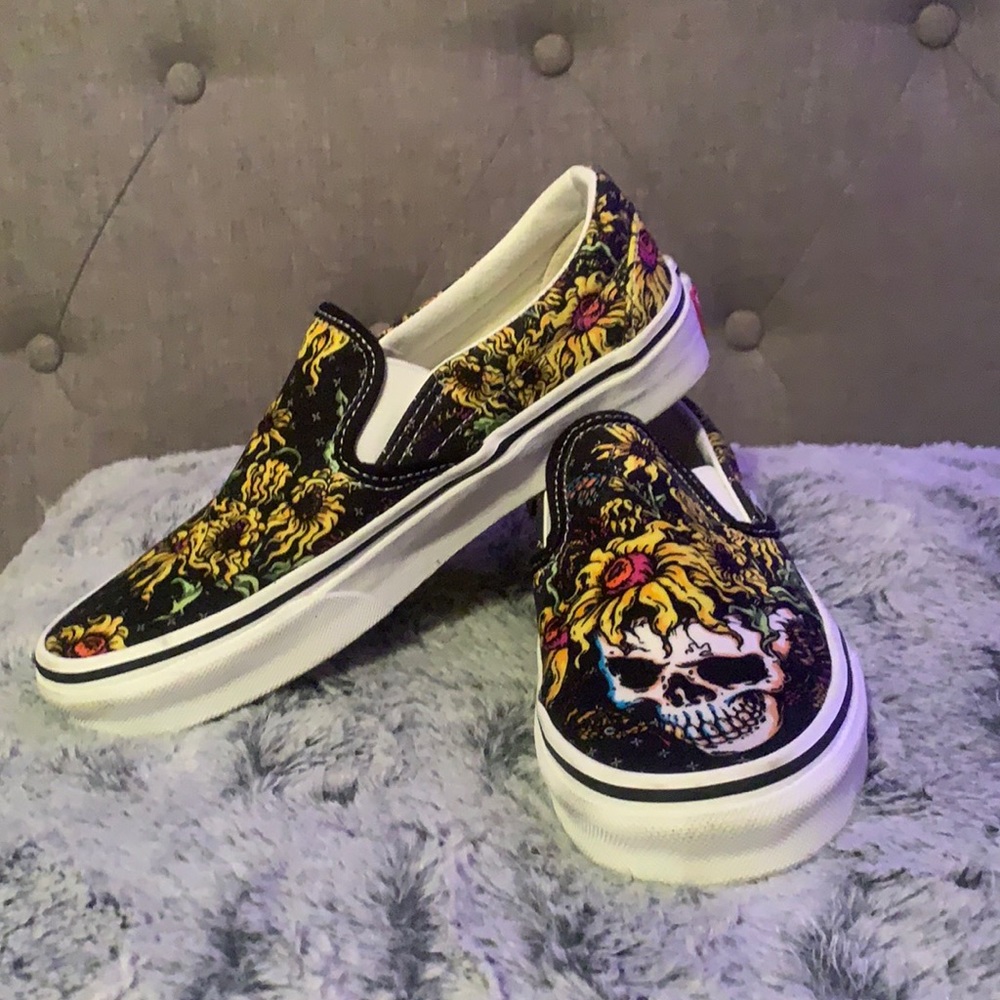 Trippy Skull Vans